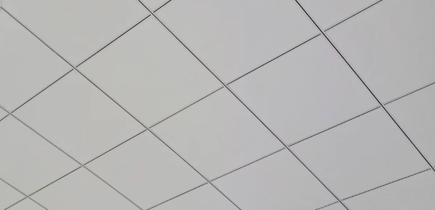 石膏天花板检测执行的标准规范是什么？